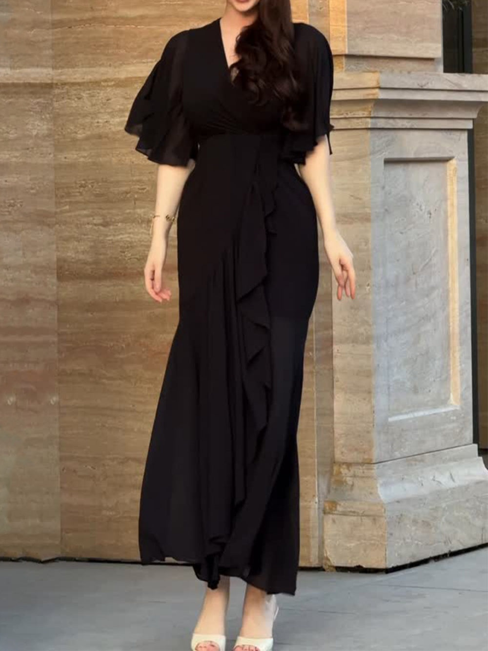 NovaStyle Vintage Inspired V-Neck Printed Midi Dress With Trumpet Sleeves