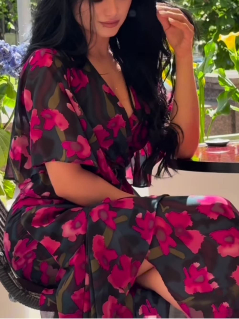 NovaStyle Vintage Inspired V-Neck Printed Midi Dress With Trumpet Sleeves