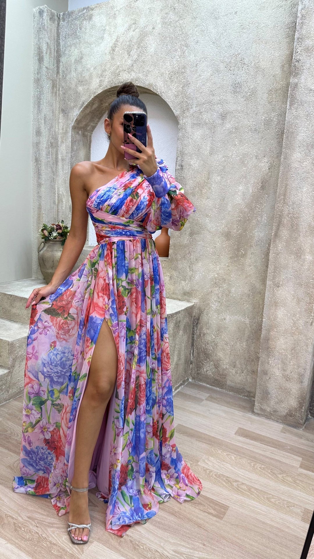 Aurelia Long Dress With Elegant Flow and Long Sleeves