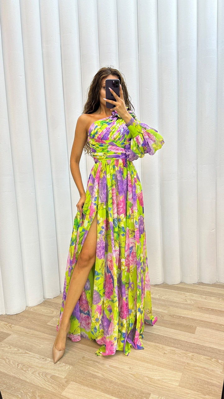 Aurelia Long Dress With Elegant Flow and Long Sleeves