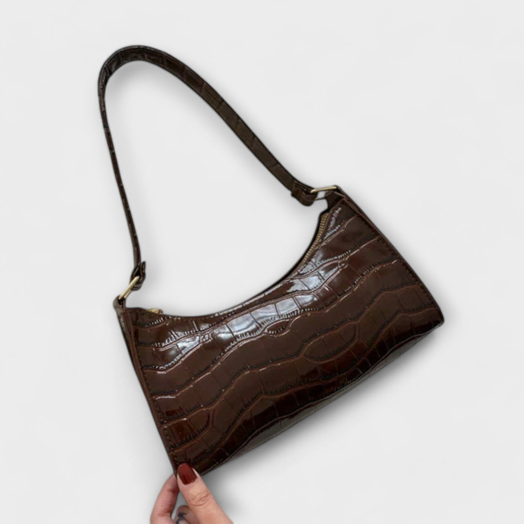 Nova Iconic Shoulder Bag With Bold Style And Timeless Elegance