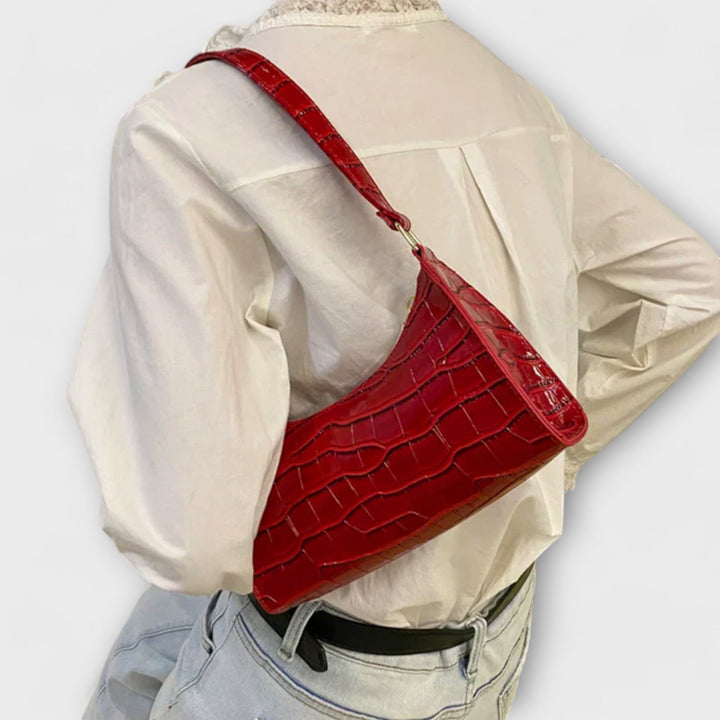 Nova Iconic Shoulder Bag With Bold Style And Timeless Elegance