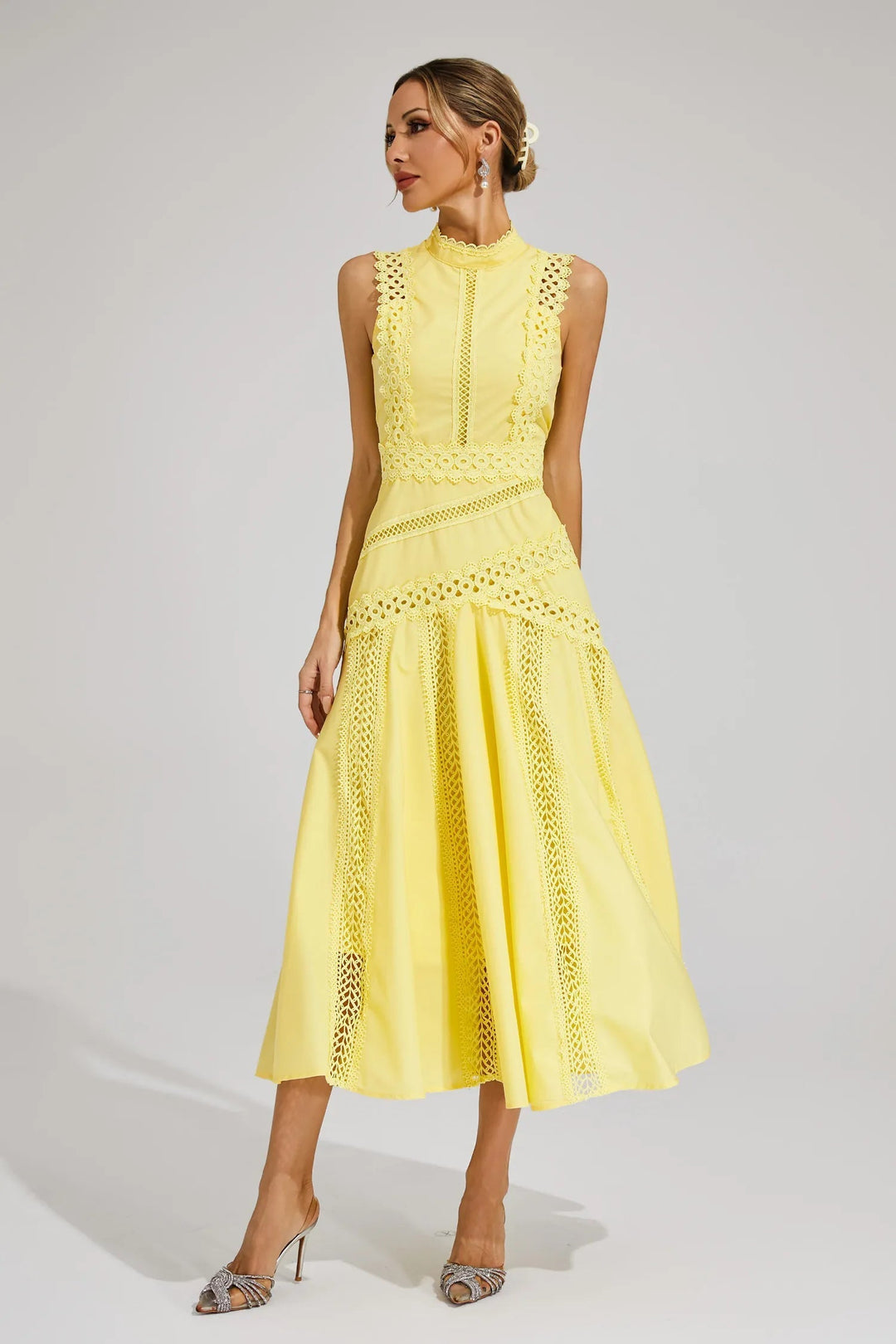Elara Elegant Sleeveless Lace Dress For Evening Events