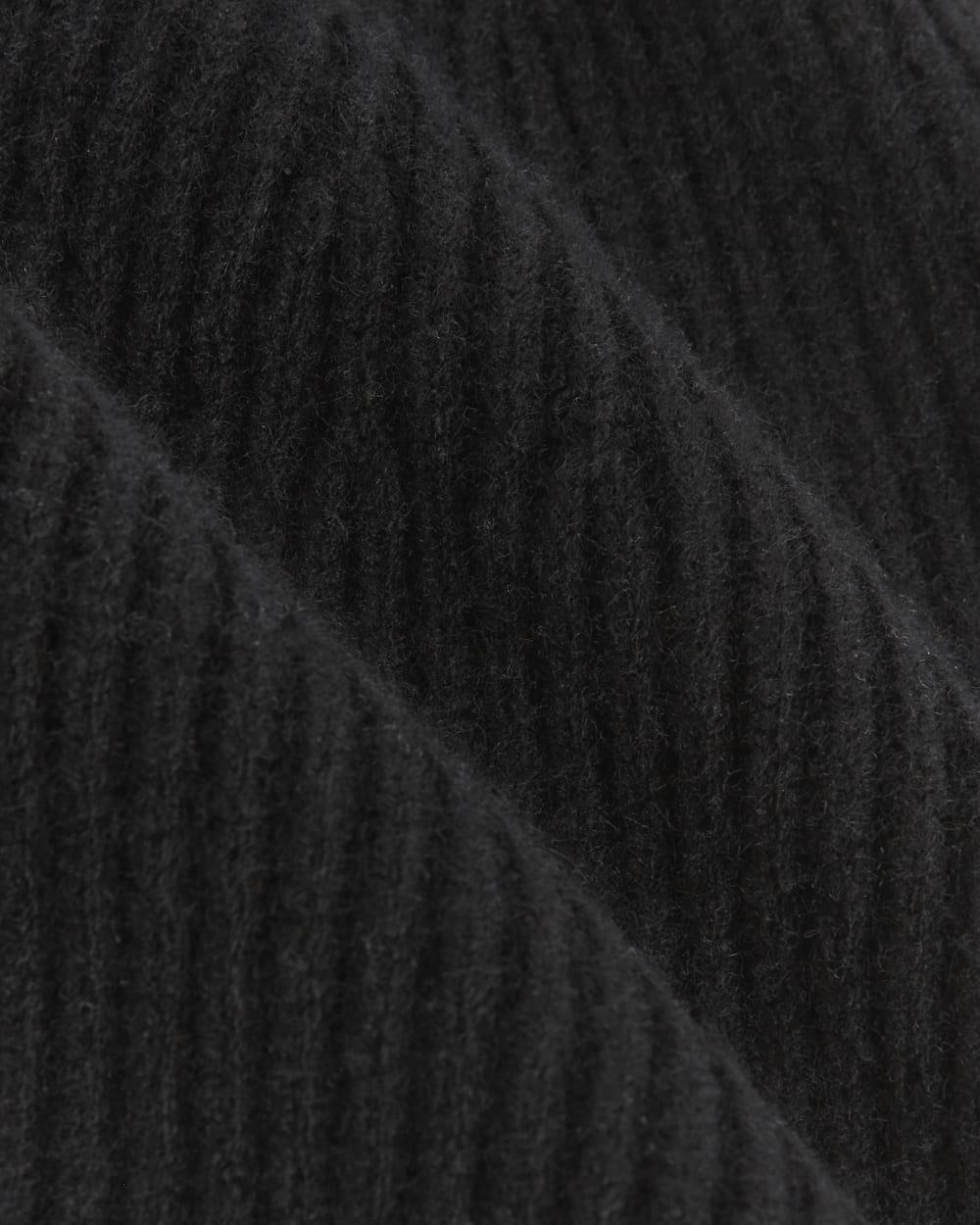 The Cashmere Ribbed Beanie | Black 2