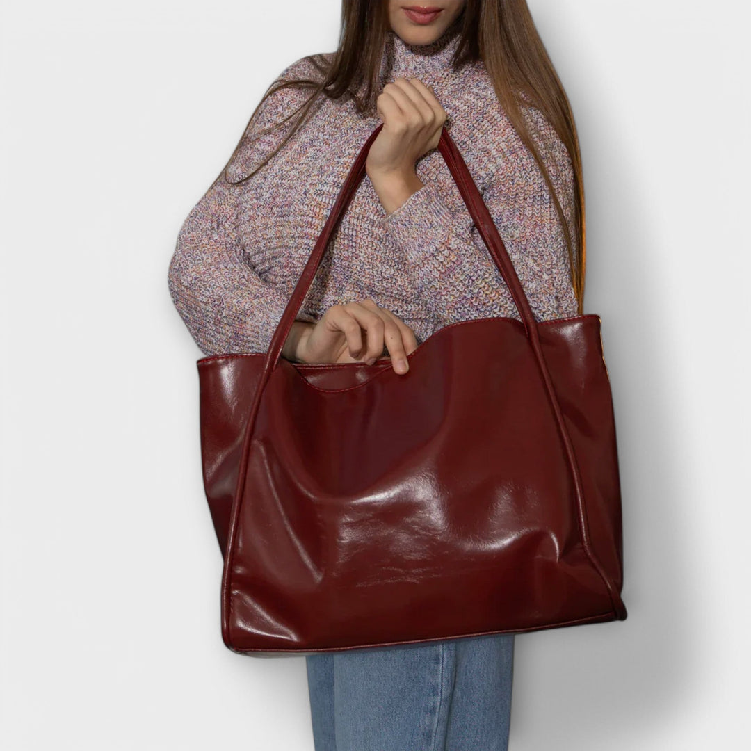 Aurelia Handbag With Timeless Style And Spacious Structured Design